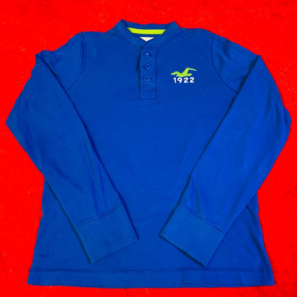 Men’s Hollister Long Sleeved Tee
